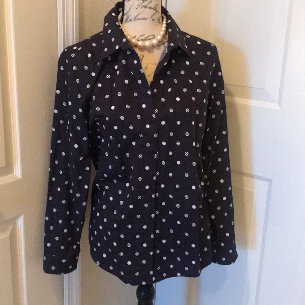 CHICO'S CLASSIC POLKA DOT BUTTON FRONT BLOUSE SIZE 1